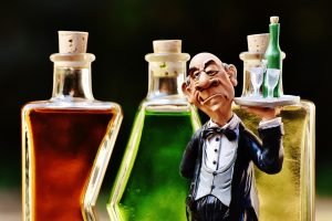 waiter-1640882_960_720-300x200 waiter-1640882_960_720