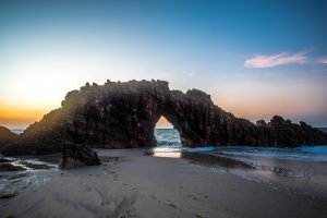 1280px-Pedra_Furada_de_Jericoacoara_-_Ceará-300x200 1280px-Pedra_Furada_de_Jericoacoara_-_Ceará
