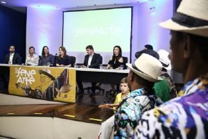 04_07_18-Fenearte_Debate-300x200 04_07_18-Fenearte_Debate