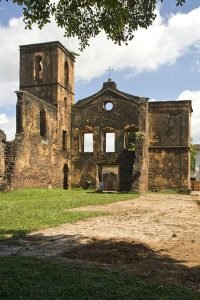 igrejaruinas-200x300 igrejaruinas