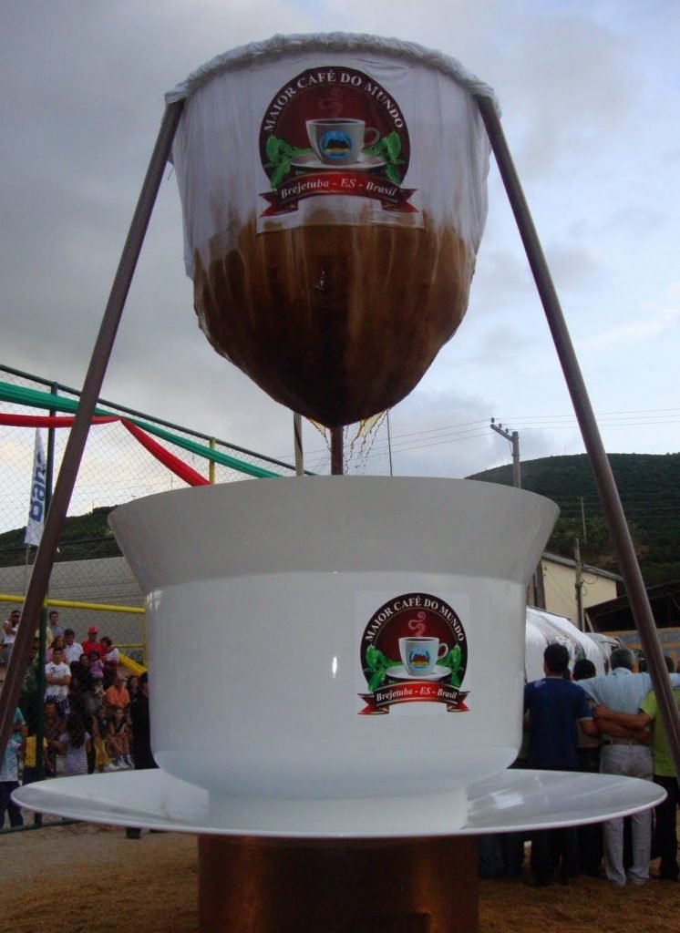 346968_827700_maior_cafe_coador_do_mundo__brejetuba__esirito_santo-746x1024 Festival do Maior Café do Mundo, em Brejetuba (ES), vai coar mais de 8 mil litros de café para os visitantes