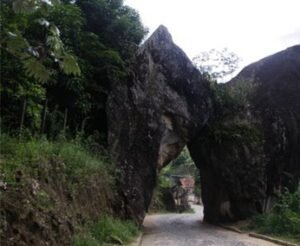 Pedra_Duas_Irmas_sumidouro-e1622885619966-300x246 Pedra_Duas_Irmas_sumidouro