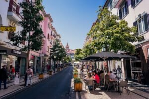 ilhadamadeiranot-300x200 Crédito Francisco Correia