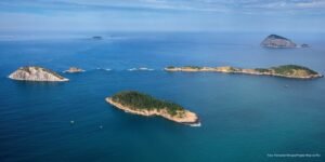 44ec3aff-382b-4800-9c99-08c9c1ae92df-300x150 Vista área de um trecho das Ilhas Cagarras - Foto: Fernando Moraes