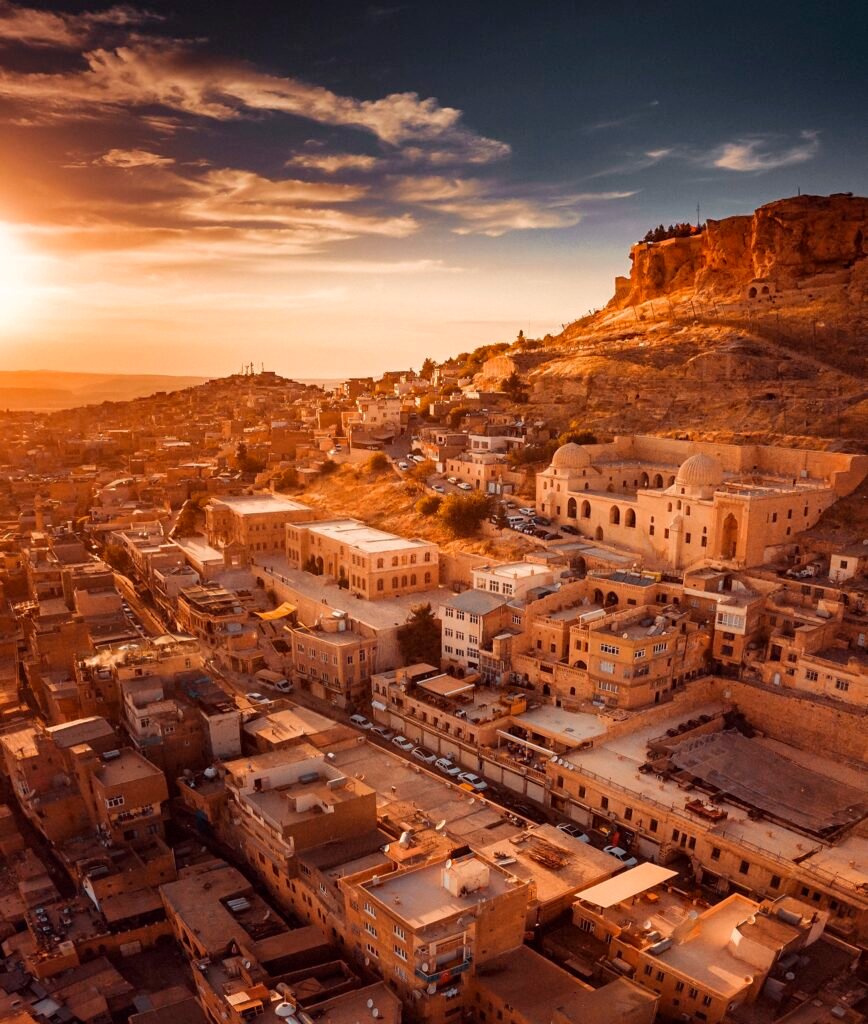 Tarihi-Mardin-Evleri-ve-Sokaklar-305-Drone-868x1024 Cidades turcas: tesouros turísticos além de Istambul